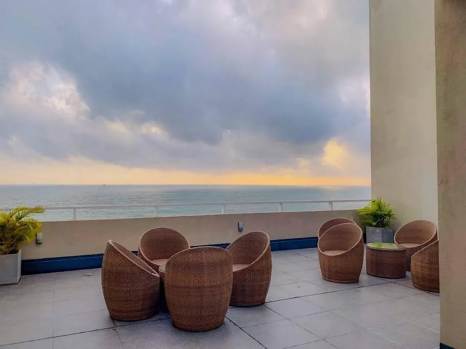 Masa Beach Front Apartment Uswetakeiyawa Ja-Ela