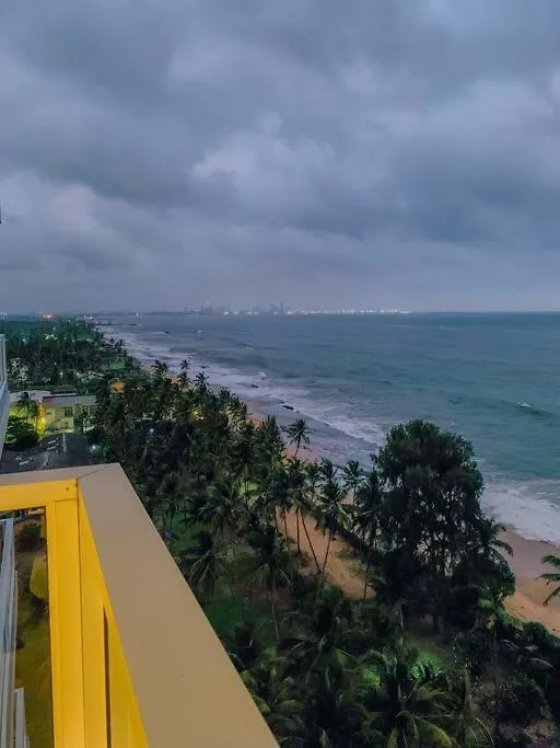Masa Beach Front Apartment Uswetakeiyawa Ja-Ela